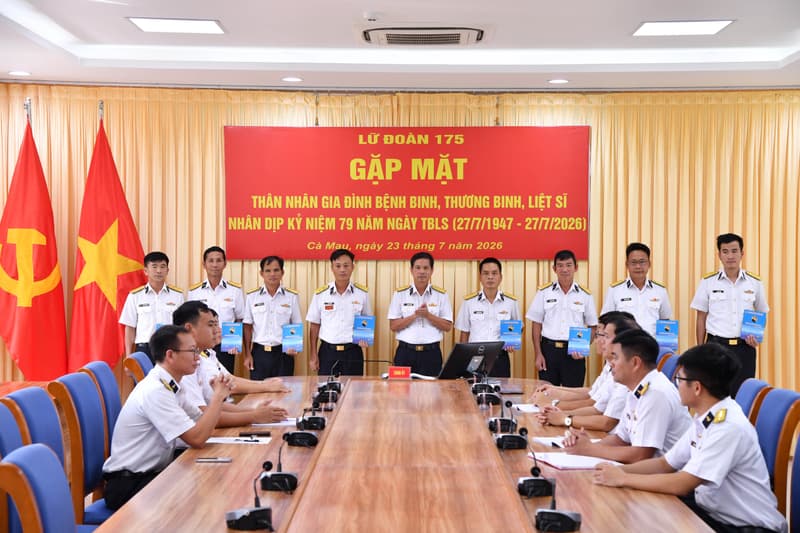 Lữ đoàn 175 gặp mặt quân nhân là con thương binh, liệt sĩ