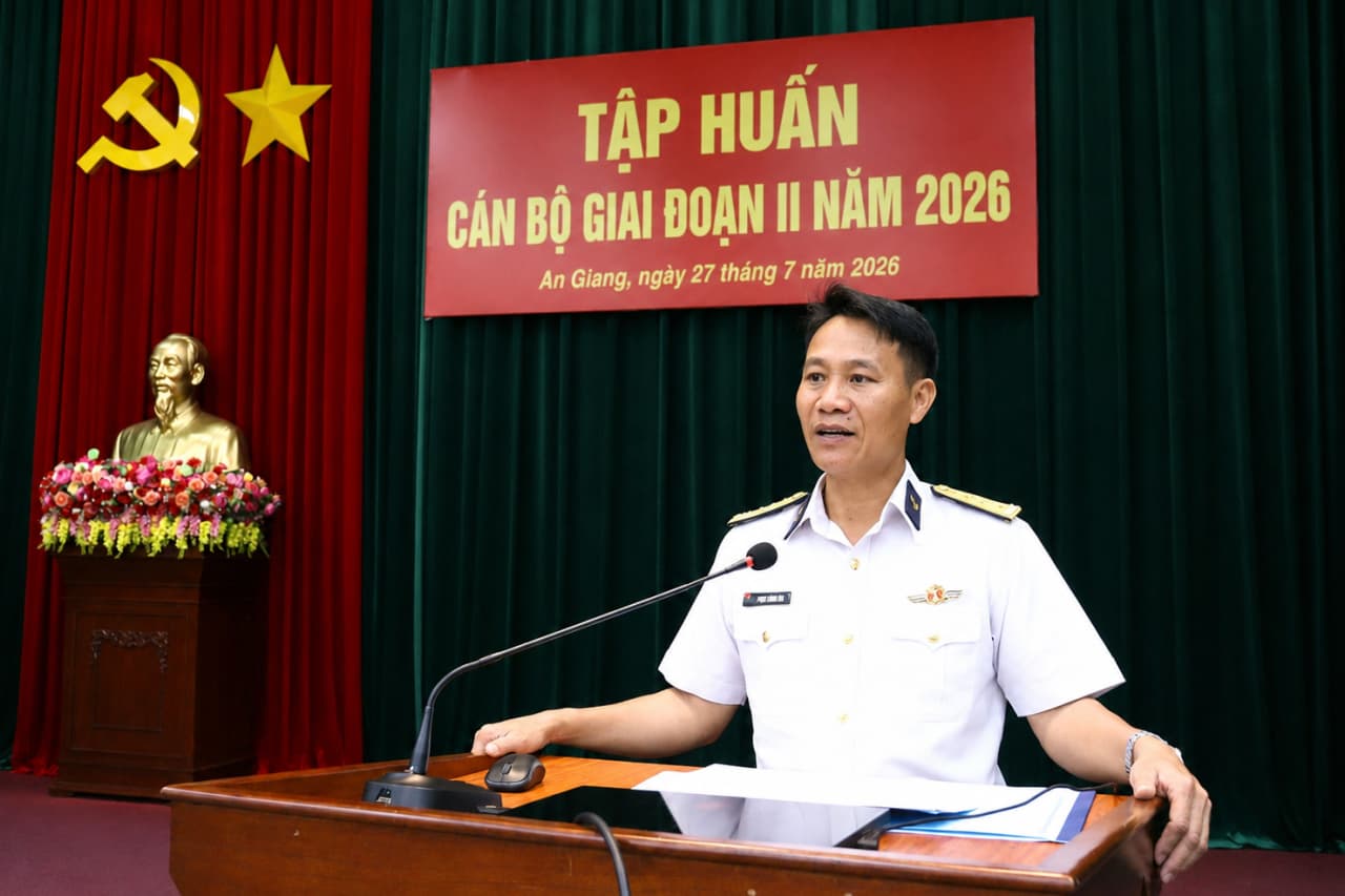 Lữ đoàn 127 tập huấn cán bộ giai đoạn II năm 2026