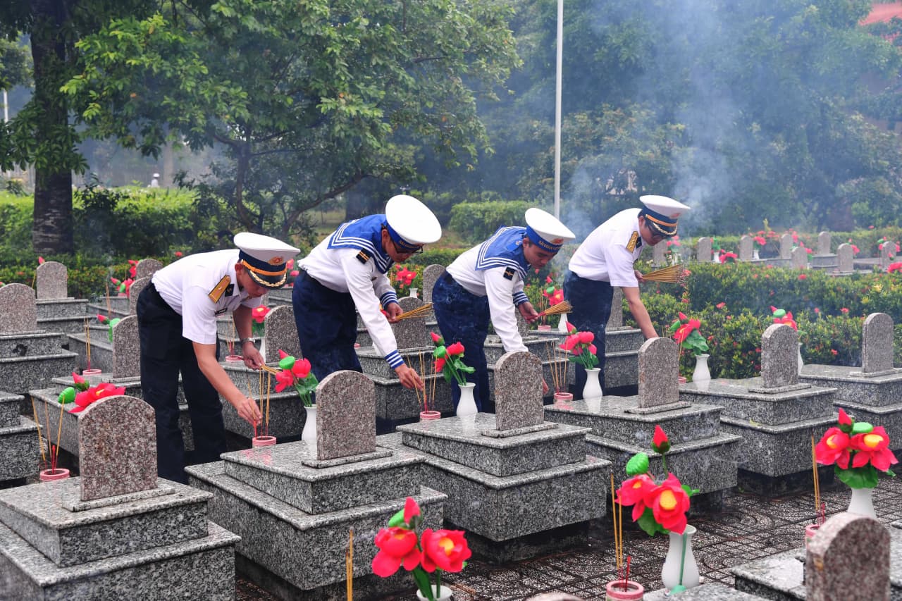 Lữ đoàn 175 tổ chức các hoạt động tri ân dịp kỷ niệm 79 năm Ngày Thương binh - Liệt sĩ