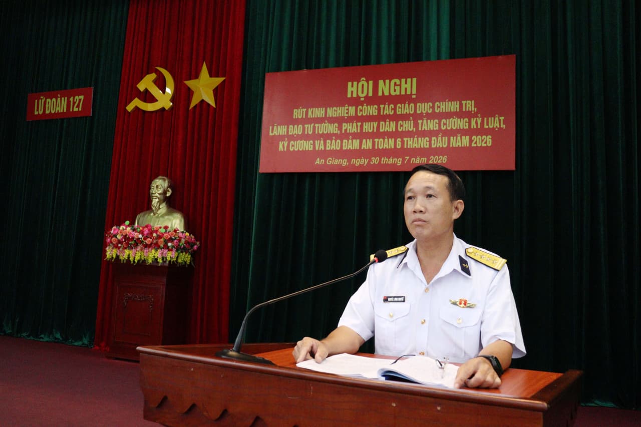 Lữ đoàn 127 rút kinh nghiệm công tác giáo dục chính trị, lãnh đạo tư tưởng