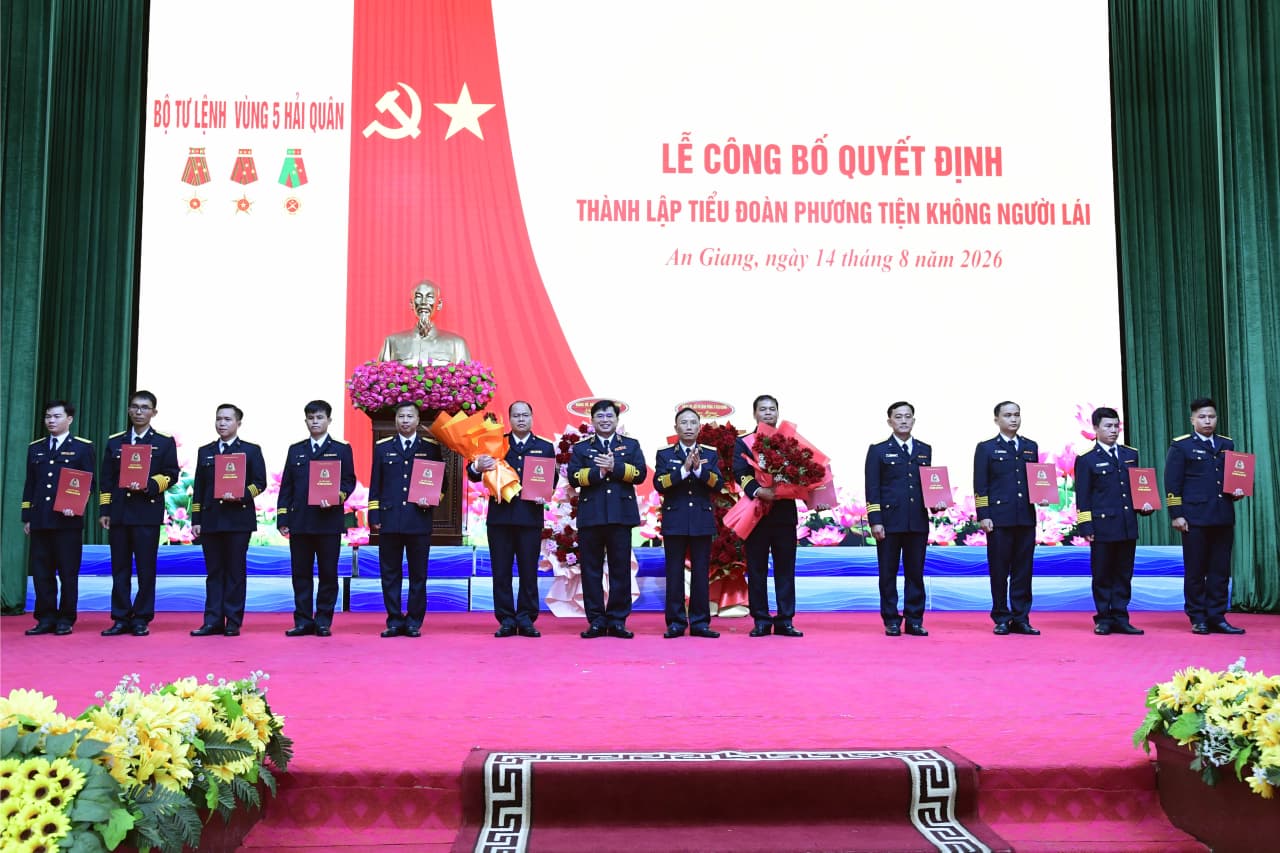 Vùng 5 Hải quân công bố quyết định thành lập Tiểu đoàn Phương tiện không người lái