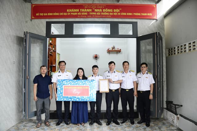 Khánh thành nhà đồng đội cho quân nhân có hoàn cảnh khó khăn