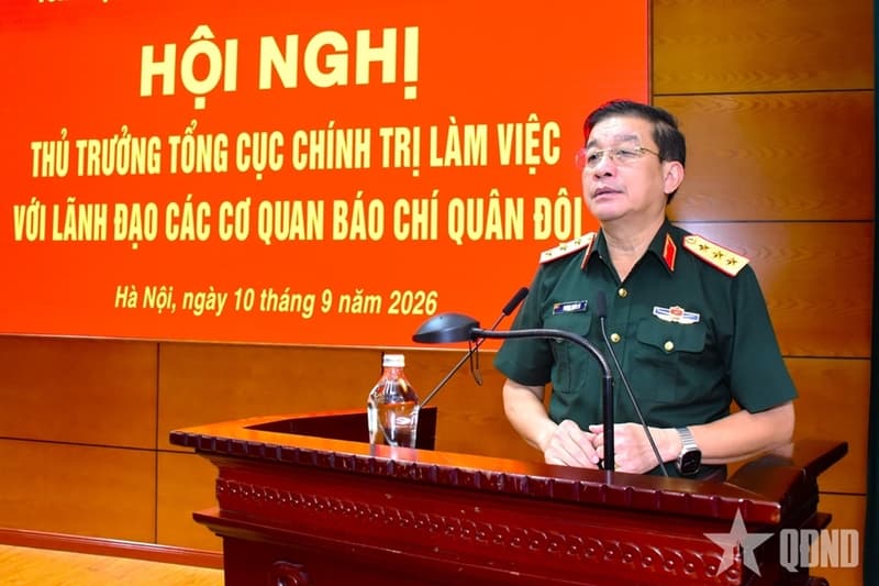 Thượng tướng Trương Thiên Tô làm việc với lãnh đạo các cơ quan báo chí Quân đội