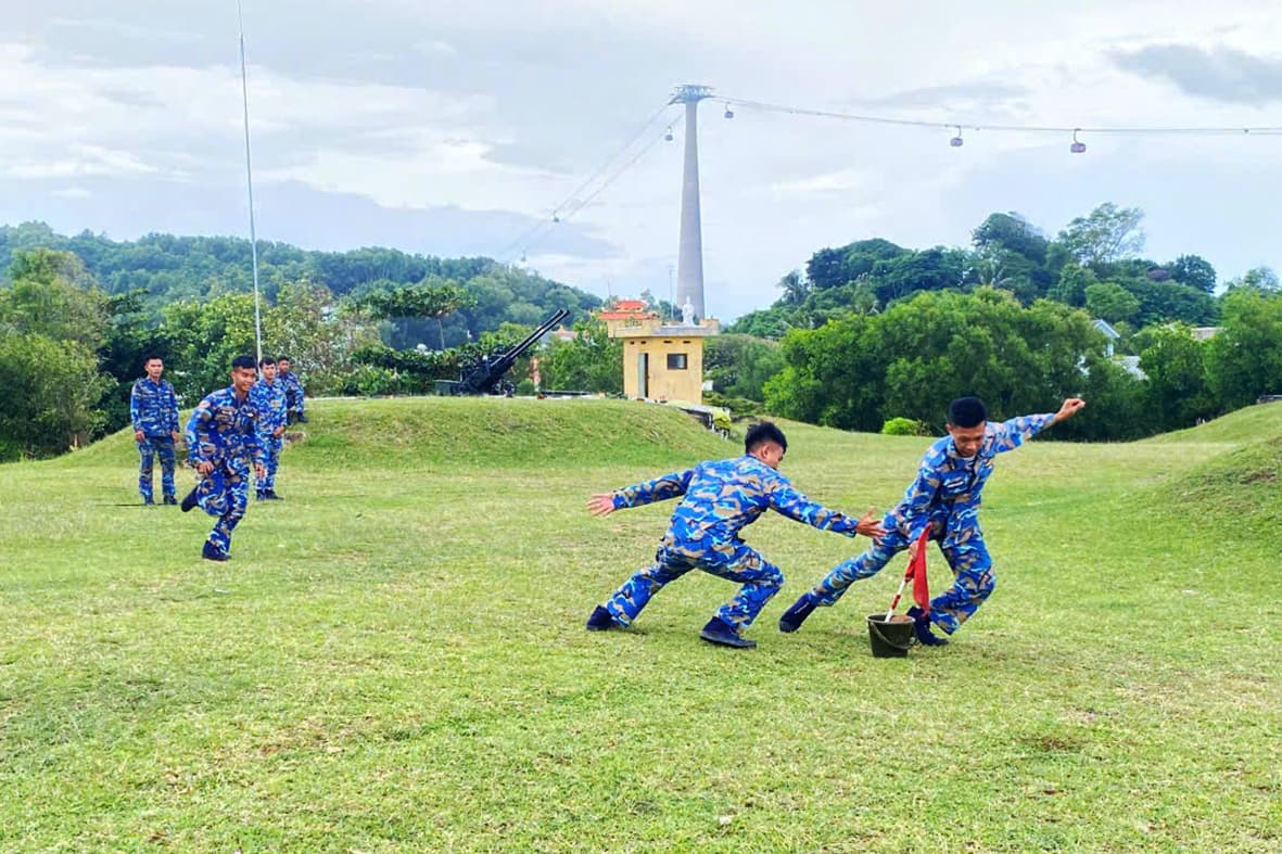 Rộn ràng Ngày Quốc khánh ở Vùng 5 Hải quân
