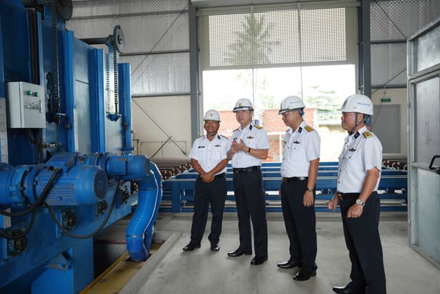 Cục Hậu cần - Kỹ thuật Hải quân kiểm tra xây dựng đơn vị vững mạnh toàn diện tại Nhà máy X55