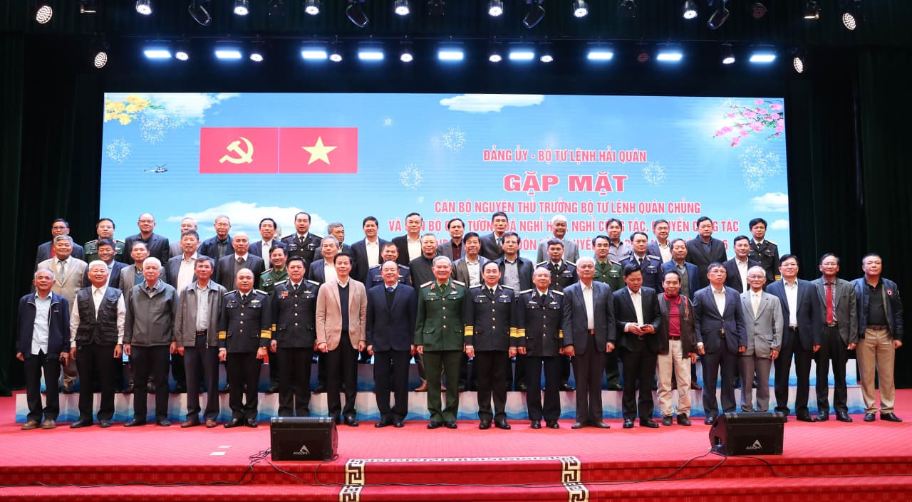 Gặp mặt nguyên thủ trưởng Bộ Tư lệnh và cán bộ cấp tướng nghỉ hưu, chuyển công tác