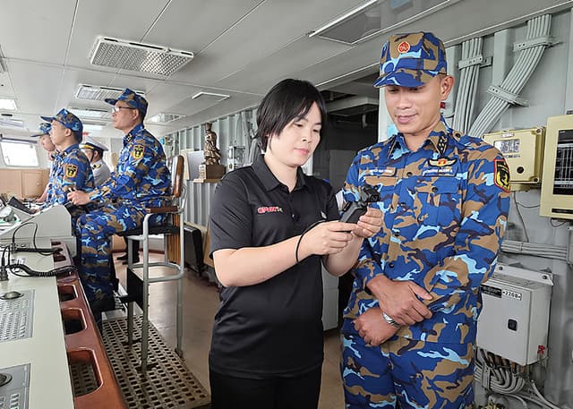 Những "bóng hồng" trên Tàu 016-Quang Trung