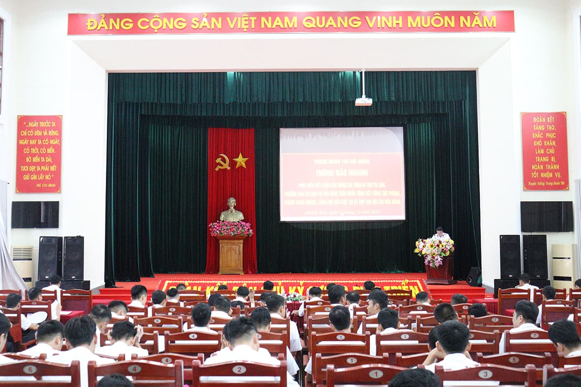 Trung đoàn 196 quán triệt các kết luận sau hội nghị tổng kết năm 2025