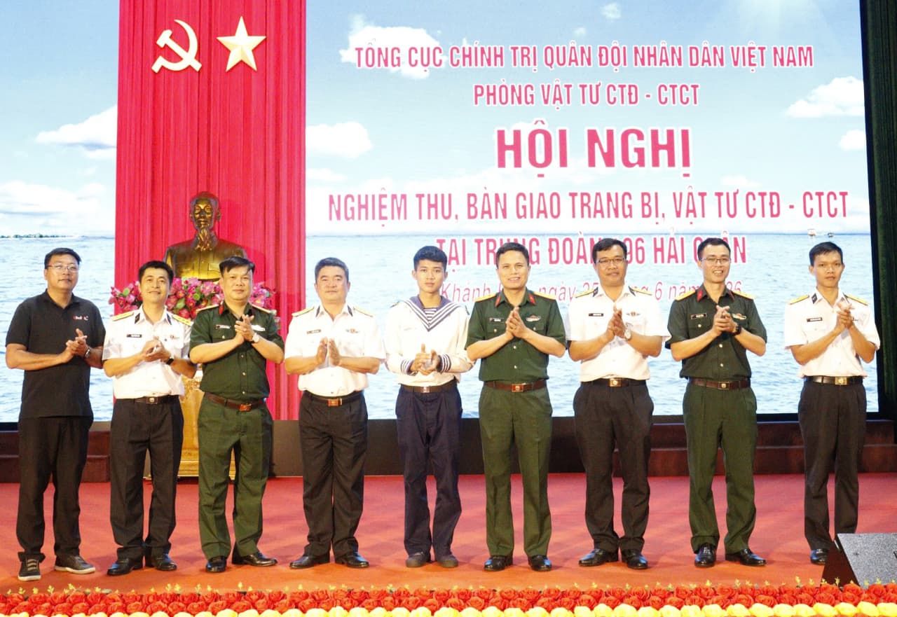 Nghiệm thu, bàn giao trang bị, vật tư công tác đảng, công tác chính trị