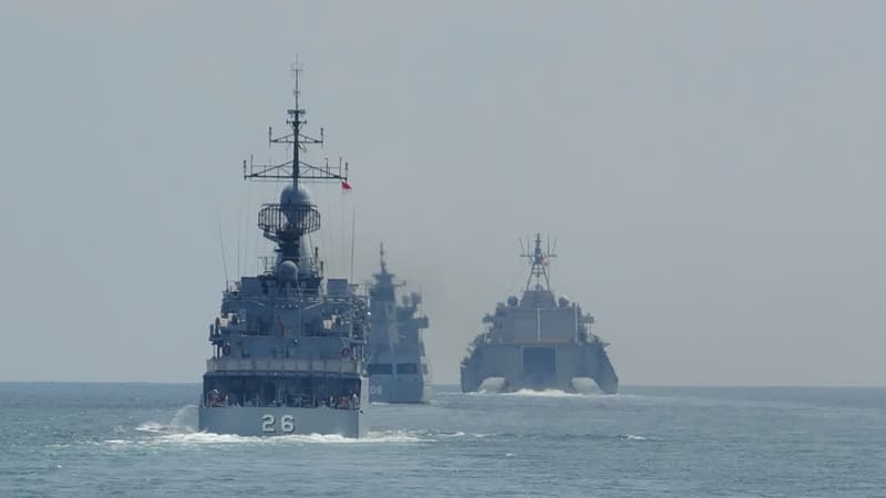 Tàu 09 rời vịnh Batam (Indonesia) tham gia diễn tập thực binh trên biển trong khuôn khổ AUMX-2