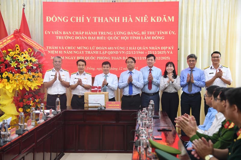 Bí thư Tỉnh ủy Lâm Đồng thăm, động viên cán bộ, chiến sĩ Lữ đoàn 681