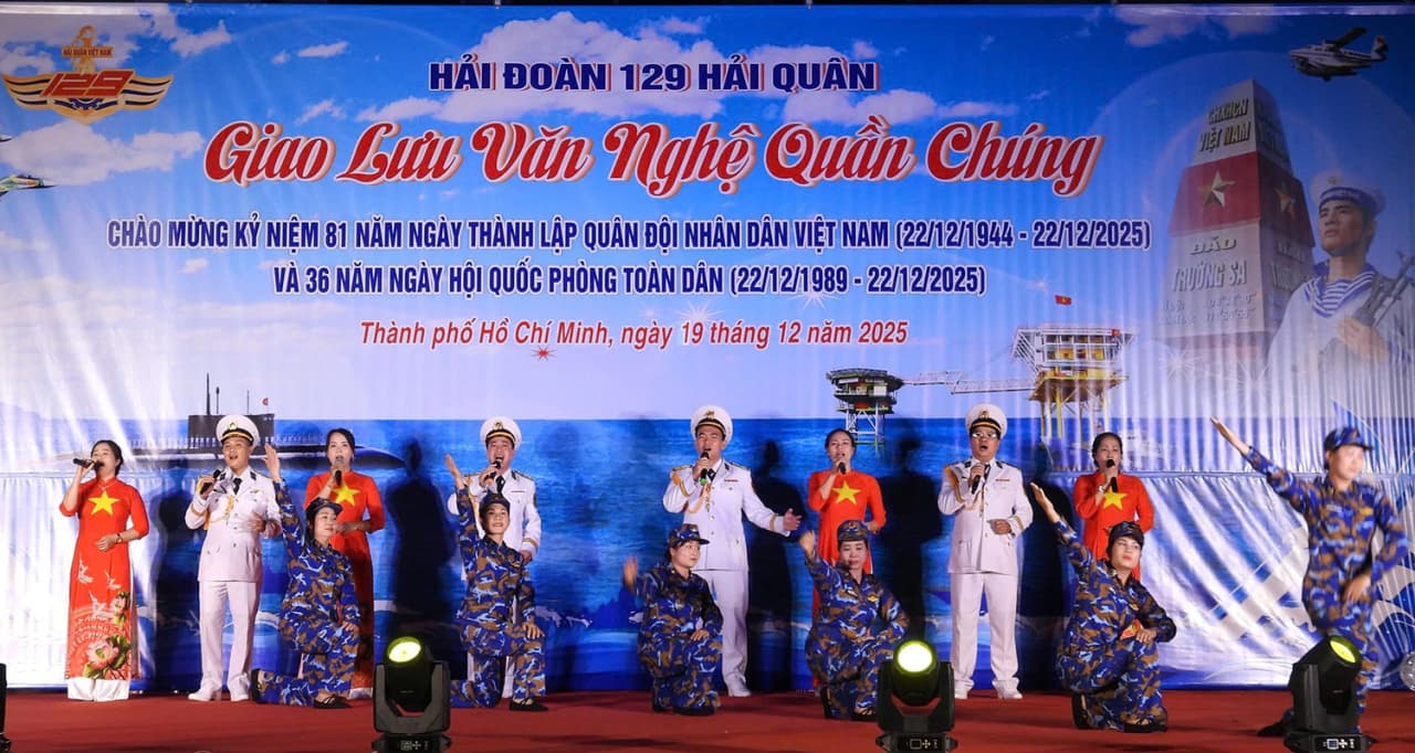 Hải đoàn 129 giao lưu văn nghệ chào mừng ngày 22/12