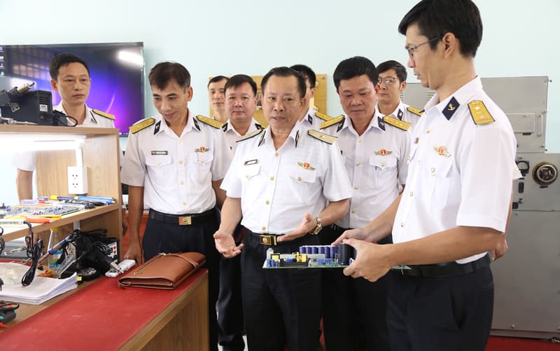 Nghiệm thu nhiệm vụ “Sửa chữa, nâng cấp Phòng thực hành, thí nghiệm ra đa”