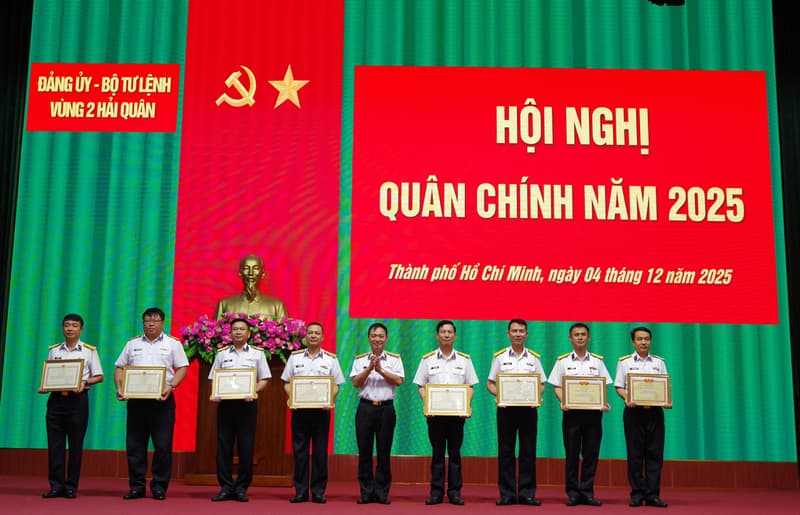 Vùng 2 Hải quân: Tham mưu, đề xuất, xử trí đúng đối sách các tình huống, bảo vệ vững chắc chủ quyền vùng biển