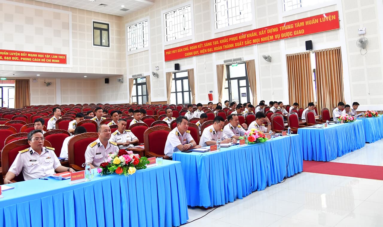 Trung tâm Huấn luyện Vùng 2 rút kinh nghiệm công tác tuyển quân