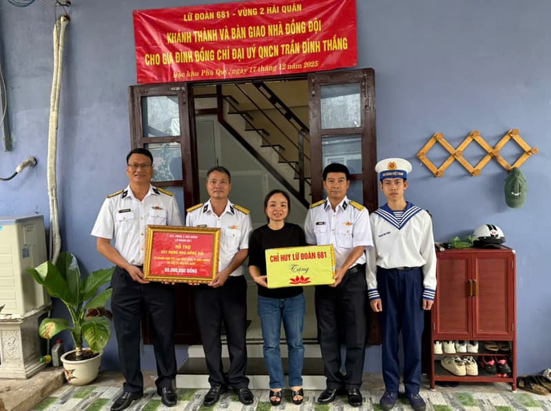 Lữ đoàn 681 bàn giao nhà đồng đội cho quân nhân có hoàn cảnh khó khăn