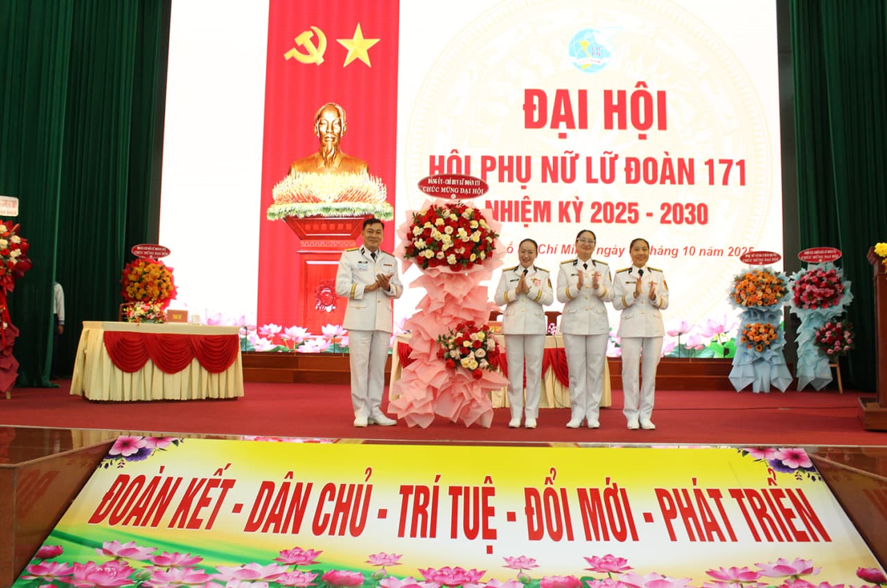 Phụ nữ Lữ đoàn 171: Giỏi việc nước, đảm việc nhà
