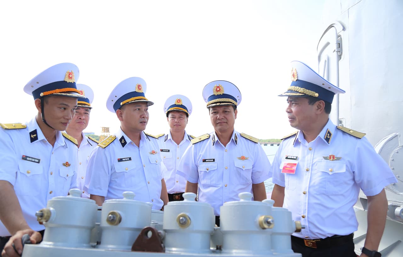 Kiểm tra đơn vị vững mạnh toàn diện tại Lữ đoàn 167