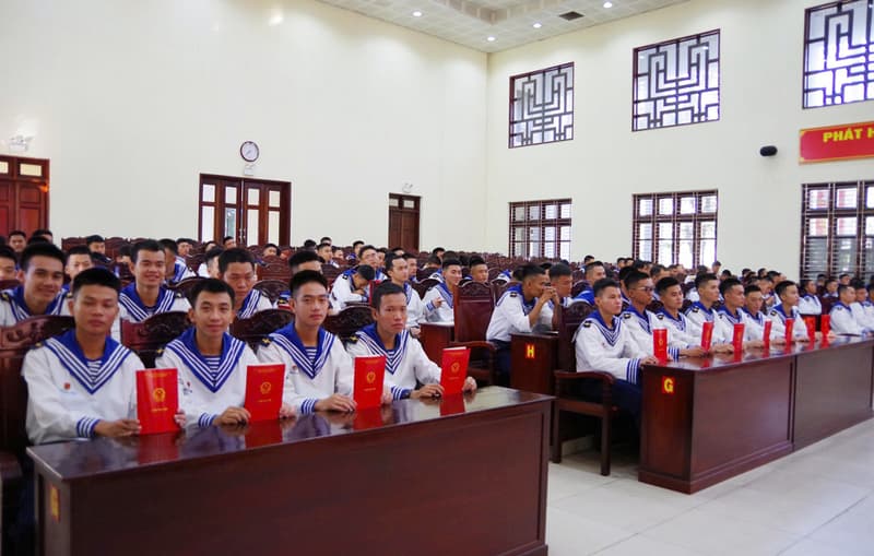Trường Cao đẳng Kỹ thuật Hải quân bế mạc đào tạo hạ sĩ quan chuyên môn kỹ thuật
