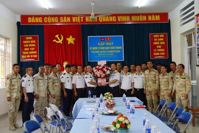 Trường Cao đẳng Kỹ thuật Hải quân gặp mặt học viên Campuchia