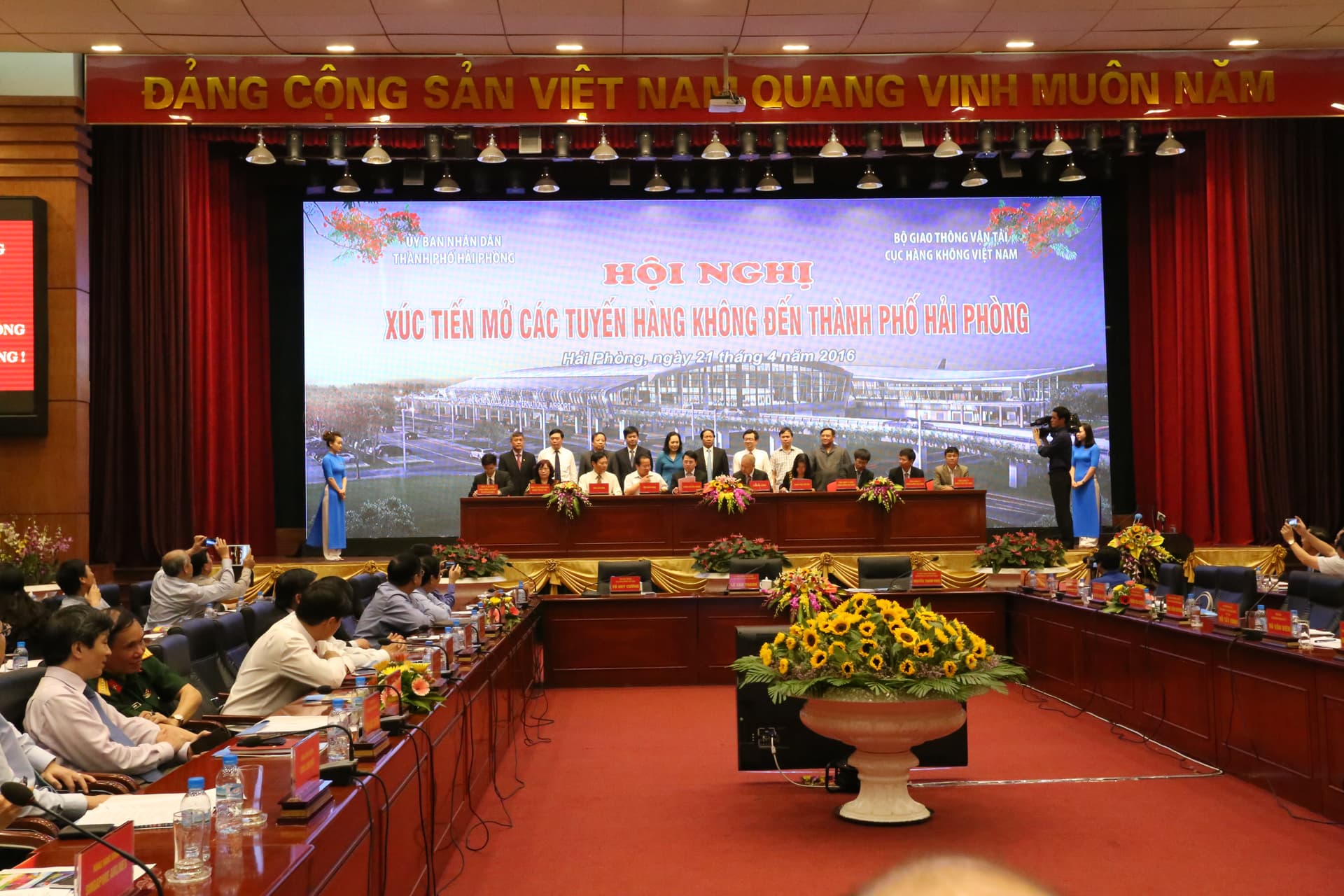 Xúc tiến mở các tuyến hàng không đến Hải Phòng