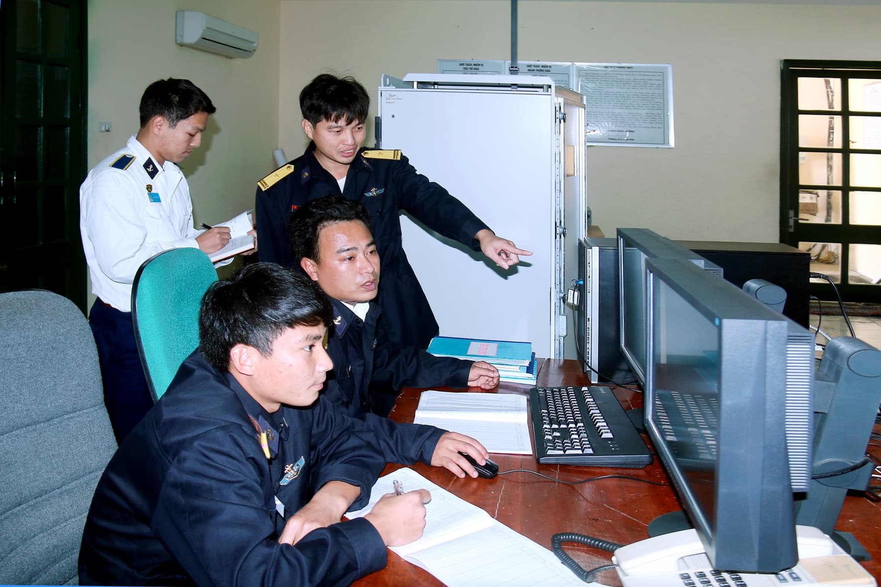 Những người giữ biển trên đỉnh Sơn Trà