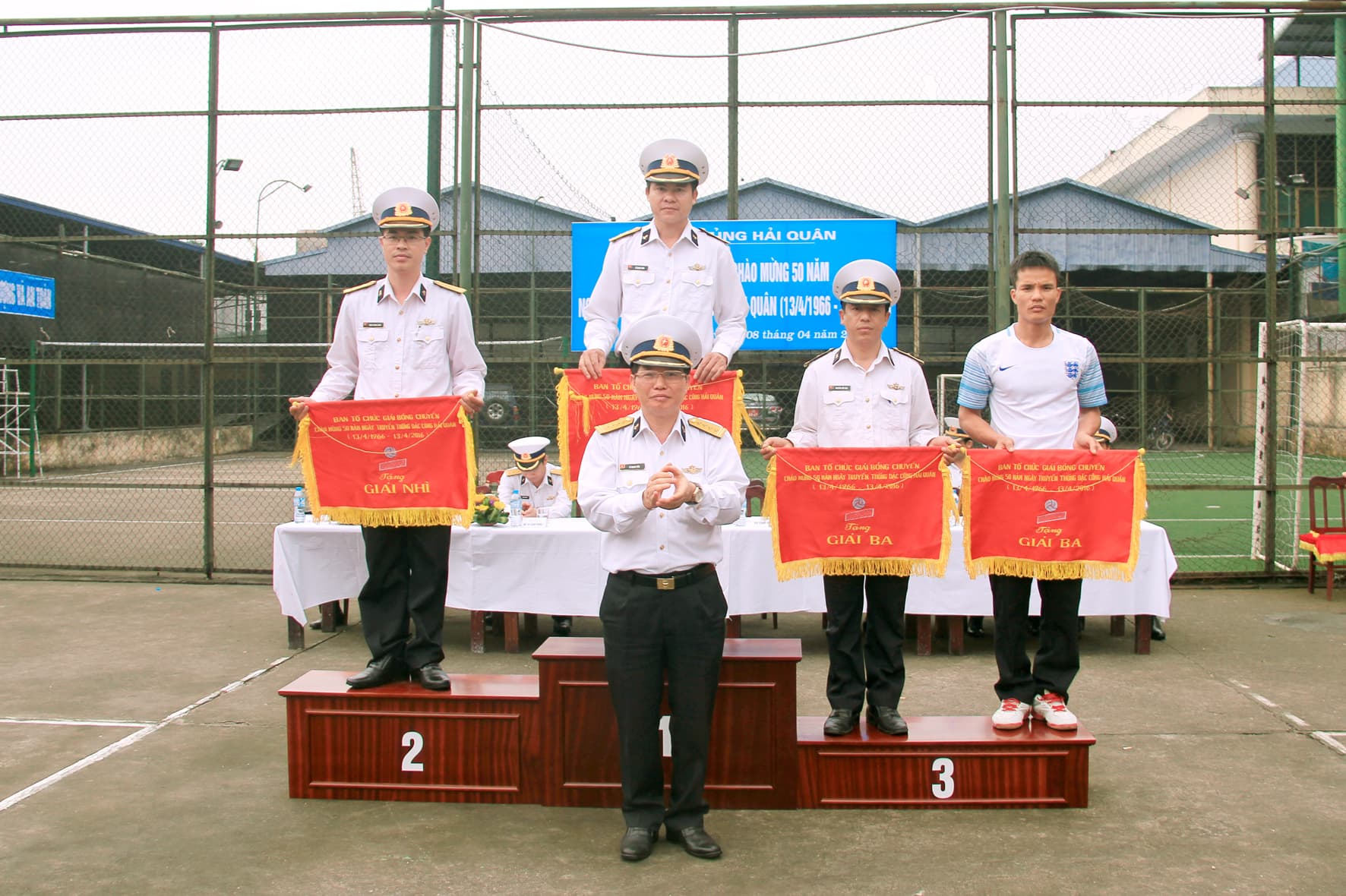 Thi đấu bóng chuyền tại cơ quan Bộ Tư lệnh