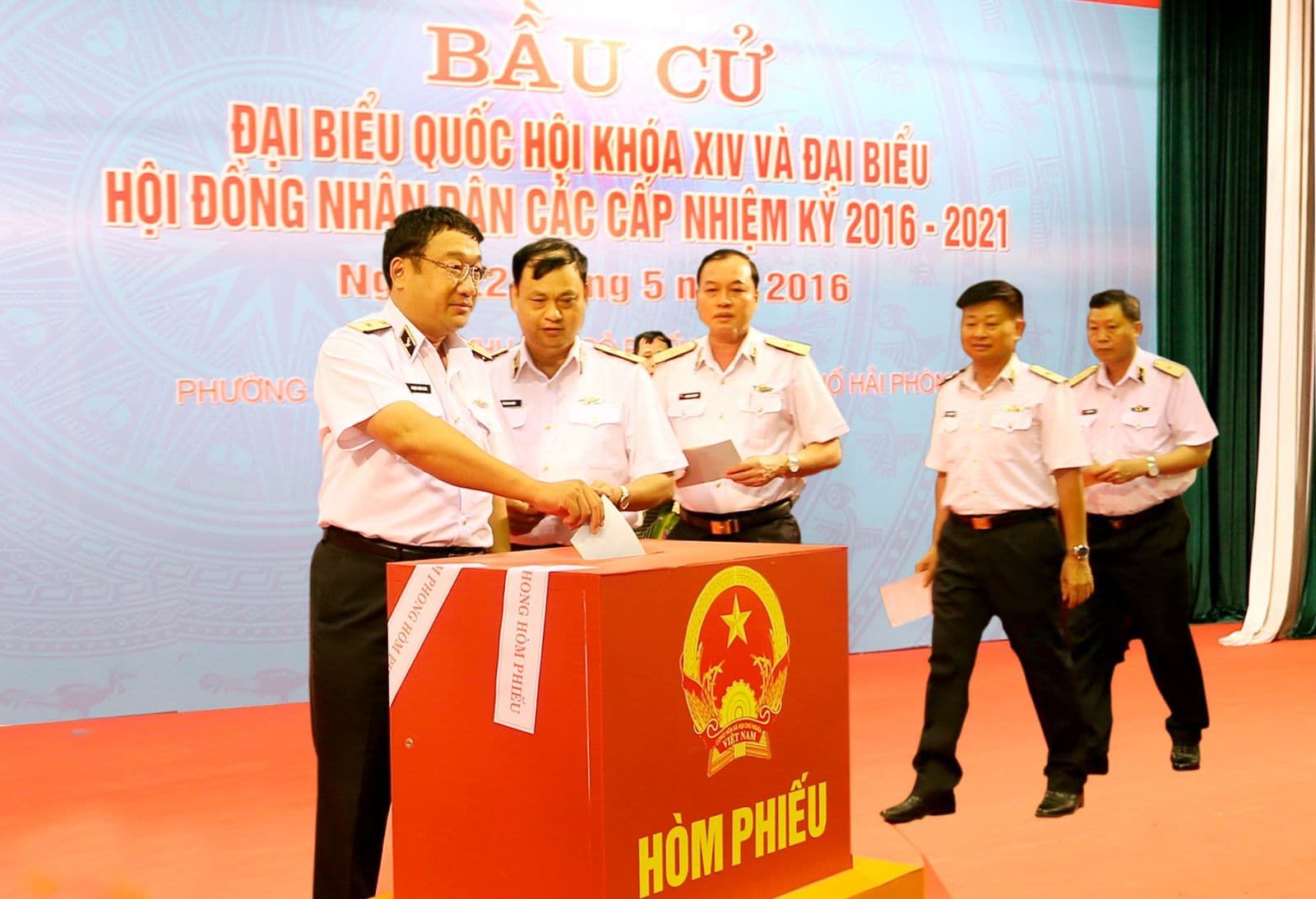 Tưng bừng ngày bầu cử