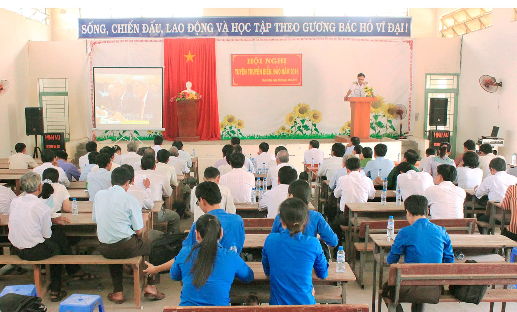 Nhân lên tình yêu biển, đảo và bộ đội Hải quân