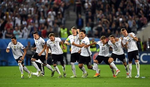 Đức thắng Italia trên chấm 11m để giành vé vào bán kết Euro 2016