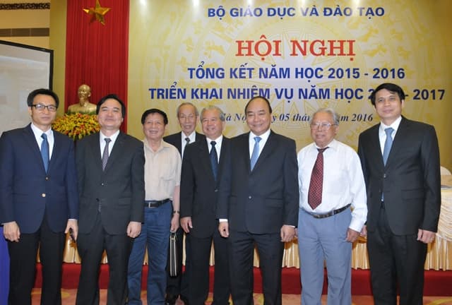 Muốn xây dựng đất nước bền vững phải lấy giáo dục làm đầu, phải lấy nhân tài làm gốc