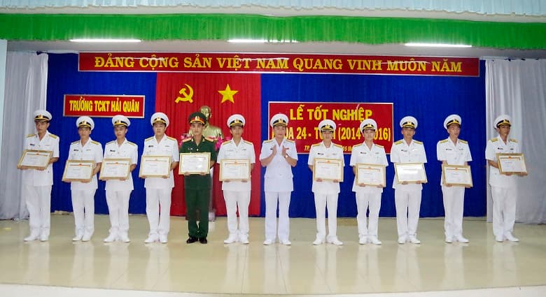 Trường Trung cấp Kỹ thuật Hải quân: Tổ chức Lễ tốt nghiệp cho học viên trung cấp dài hạn khóa 24