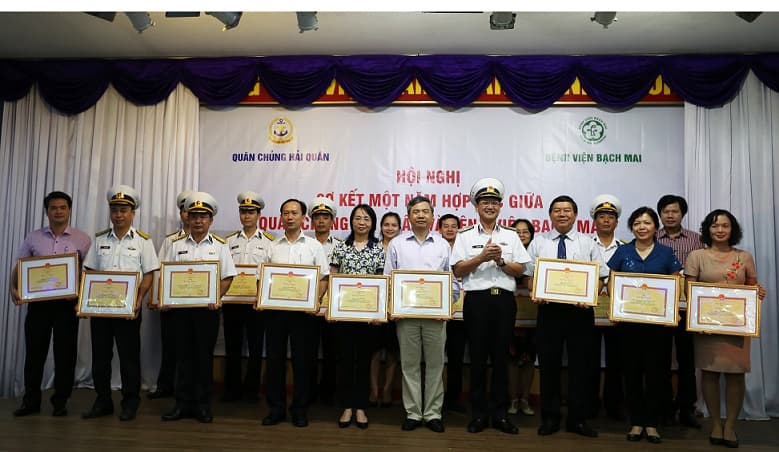 Quân chủng Hải quân và Bệnh viện Bạch Mai: Sơ  kết một năm triển khai chương trình hợp tác