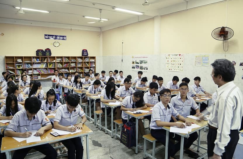 Ngôi trường gắn với Quỹ Vừ A Dính