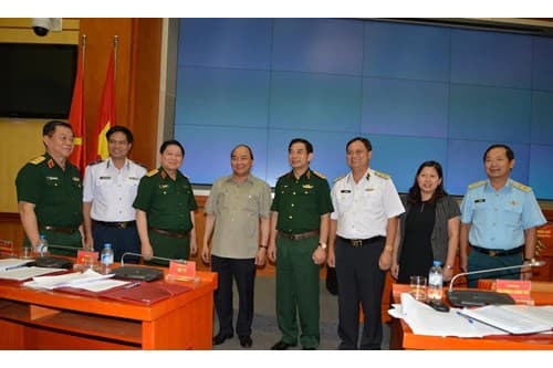 Thủ tướng Chính phủ Nguyễn Xuân Phúc làm việc với Bộ Quốc phòng