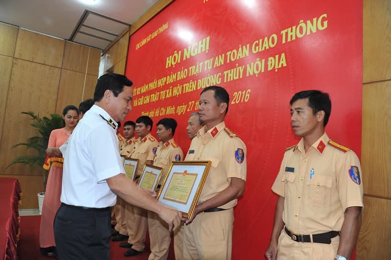 Tổng Công ty Tân cảng Sài Gòn và Cục Cảnh sát giao thông