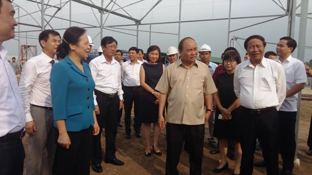 Thủ tướng Nguyễn Xuân Phúc tiếp xúc cử tri TP Hải Phòng, thăm khu nông nghiệp CNC Vĩnh Bảo
