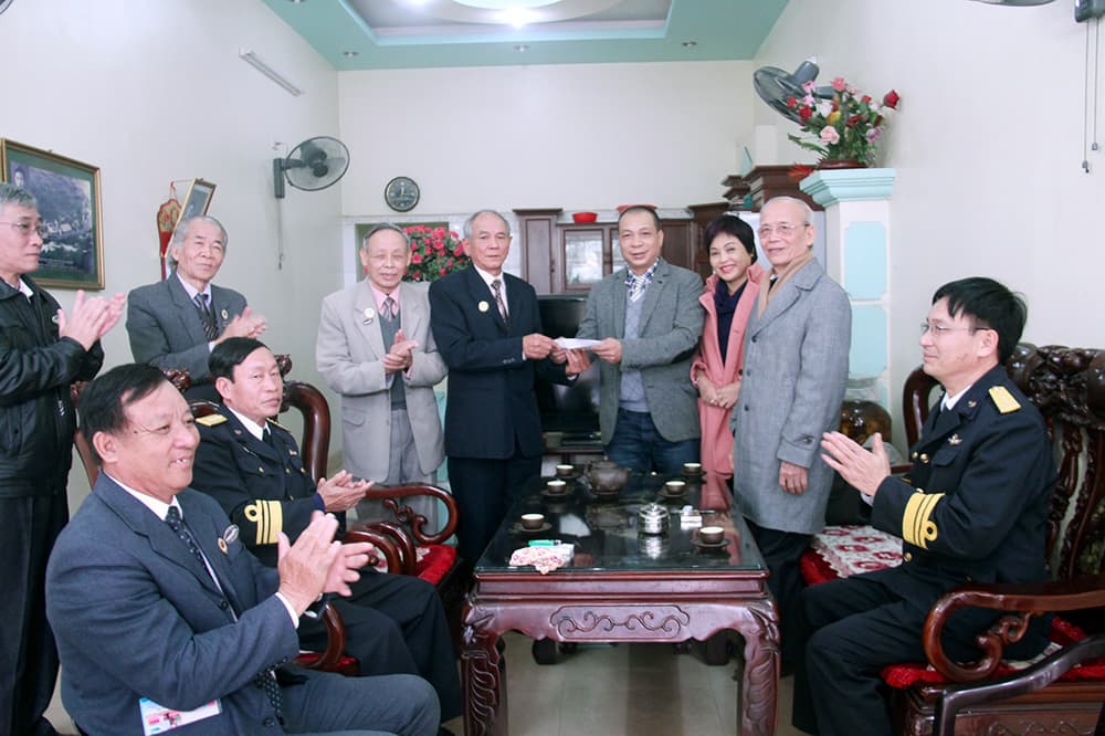 Chung một tấm lòng