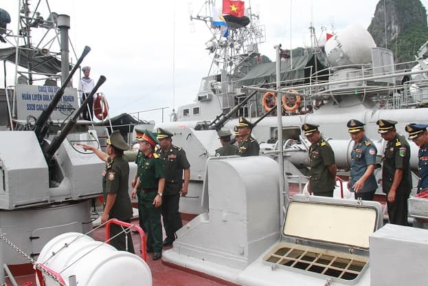 Đoàn học viên cao cấp Căm-pu-chia đi nghiên cứu thực tế tại Vùng 1 Hải quân