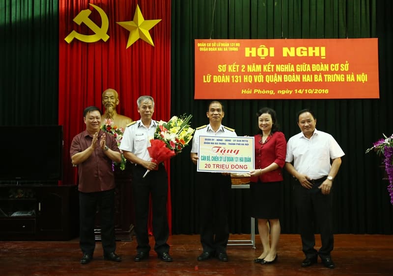 Đoàn cơ sở Lữ đoàn 131 Hải quân và Quận đoàn Hai Bà Trưng: Sơ kết 2 năm phối hợp hoạt động