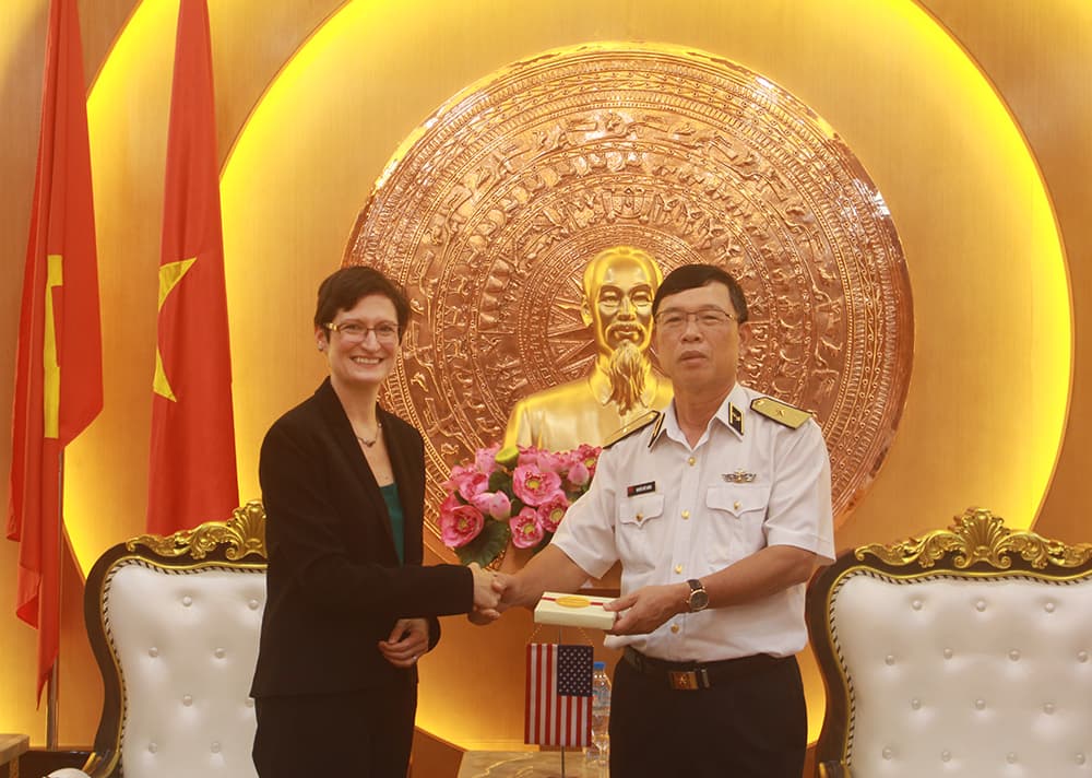 Đoàn công tác Bộ Quốc phòng Hoa Kỳ thăm Bộ Tư lệnh Hải quân