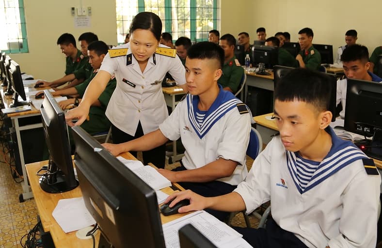Trường TCKT Hải quân: Thầy trò cùng nỗ lực đột phá dạy, học tích cực