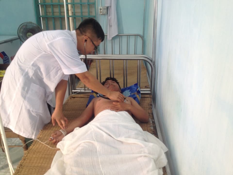 Bệnh xá đảo Sơn Ca kịp thời cấp cứu ngư dân bị tai biến do lặn sâu