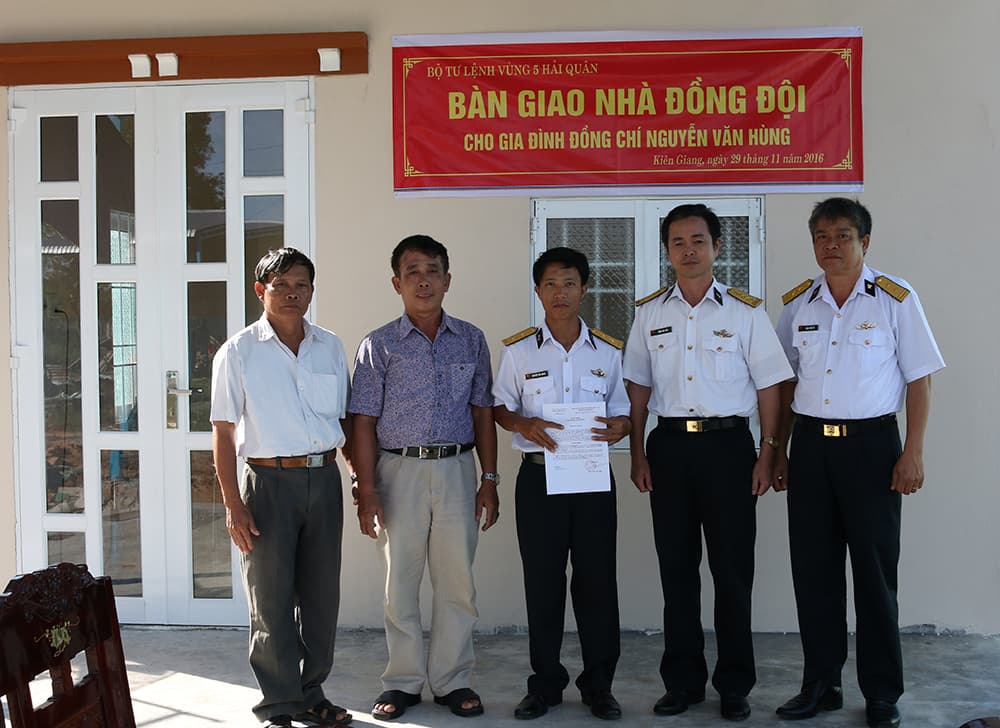 Vùng 5 Hải quân: Khánh thành và bàn giao nhà đồng đội
