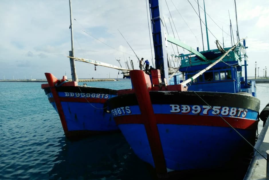 Âu tàu đảo Sinh Tồn kịp thời hỗ trợ tàu ngư dân bị nạn