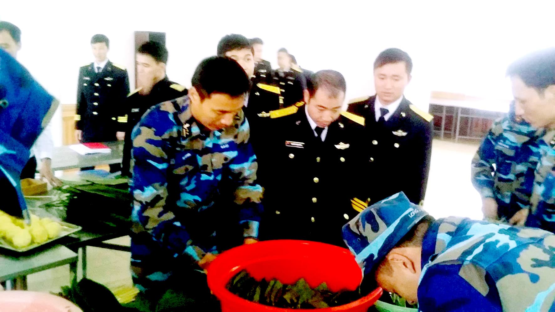  Xuân về trên những con tàu
