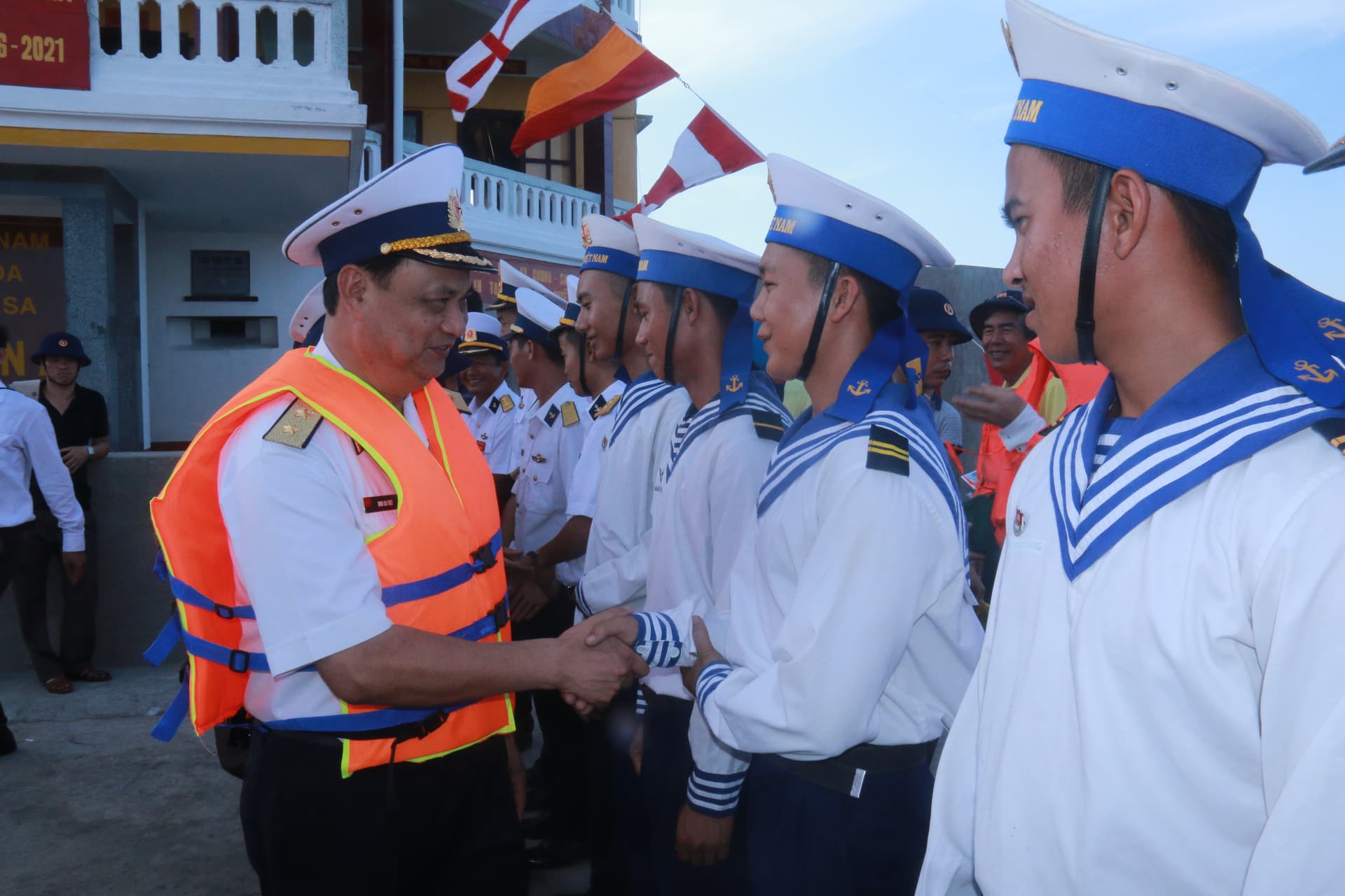 Thực hiện nghiêm túc Nghị quyết Trung ương 4 (Khóa XII) và Chỉ thị 05 của Bộ Chính trị sát tình hình cơ quan, đơn vị