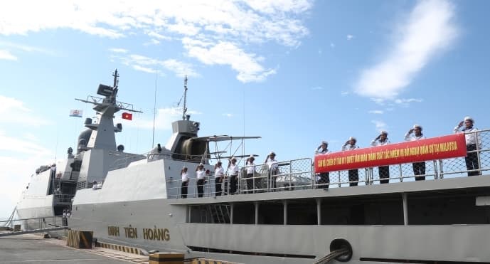  Tàu 011 Đinh Tiên Hoàng tham gia Triển lãm Hàng hải và Hàng không quốc tế tại Malaysia