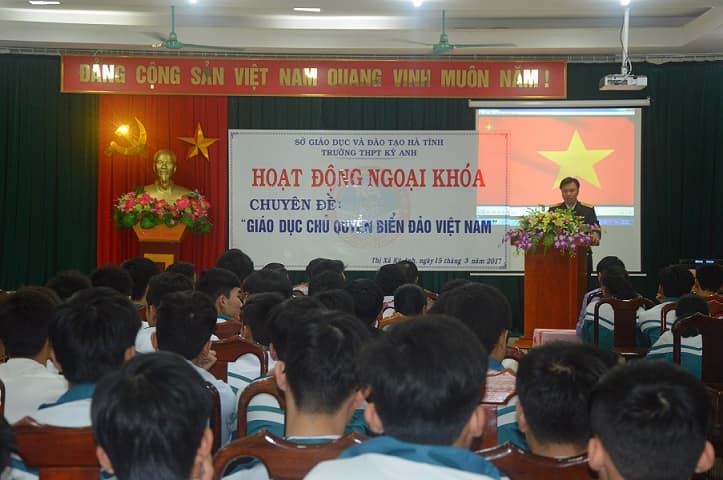 Viện Kỹ thuật Hải quân tuyên truyền biển, đảo thu hút nguồn nhân lực tại Hà Tĩnh