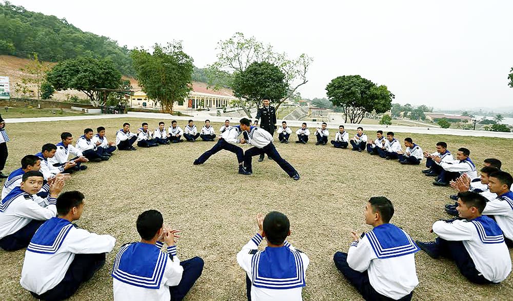 Bồi dưỡng kỹ năng sống cho chiến sĩ mới